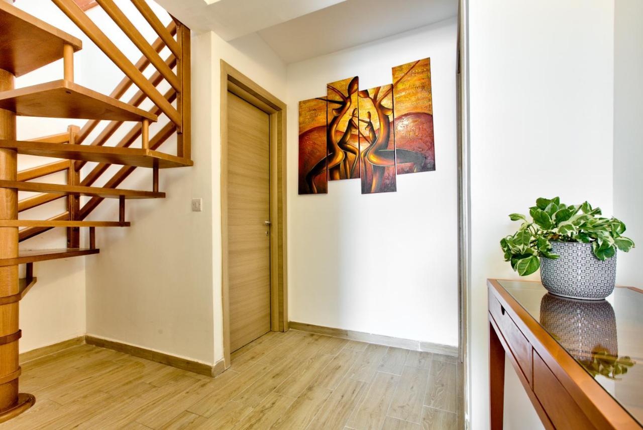 Ferienwohnung Sliema Duplex Penthouse With Sea Views & Private Terrace By Shortletsmalta Exterior foto