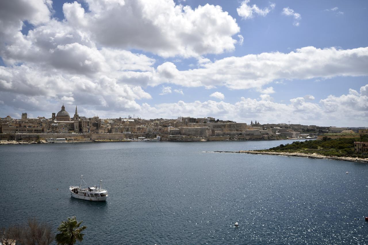 Ferienwohnung Sliema Duplex Penthouse With Sea Views & Private Terrace By Shortletsmalta Exterior foto